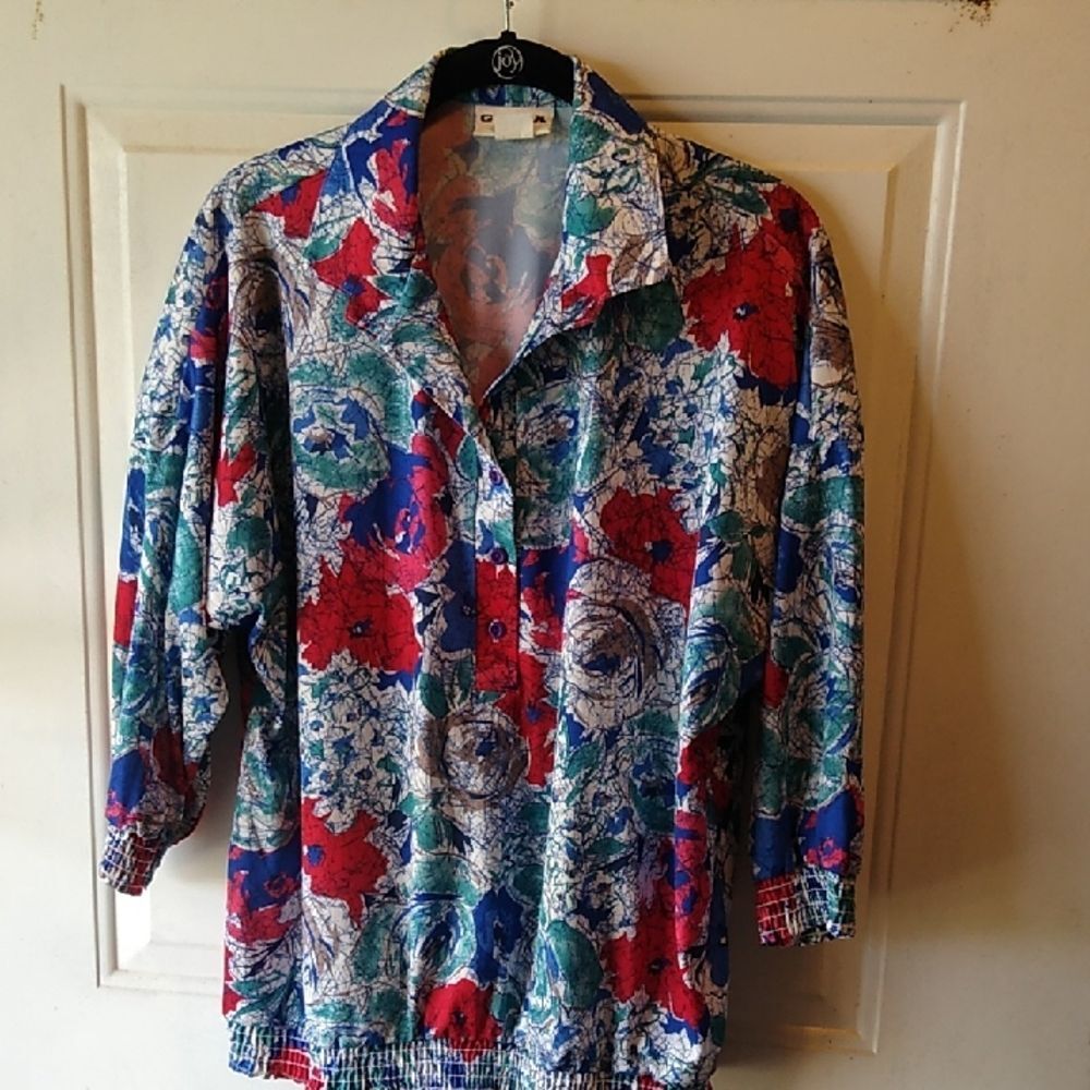 Gilda of California Casual Button Down Red and Blue Floral Elastic Waist